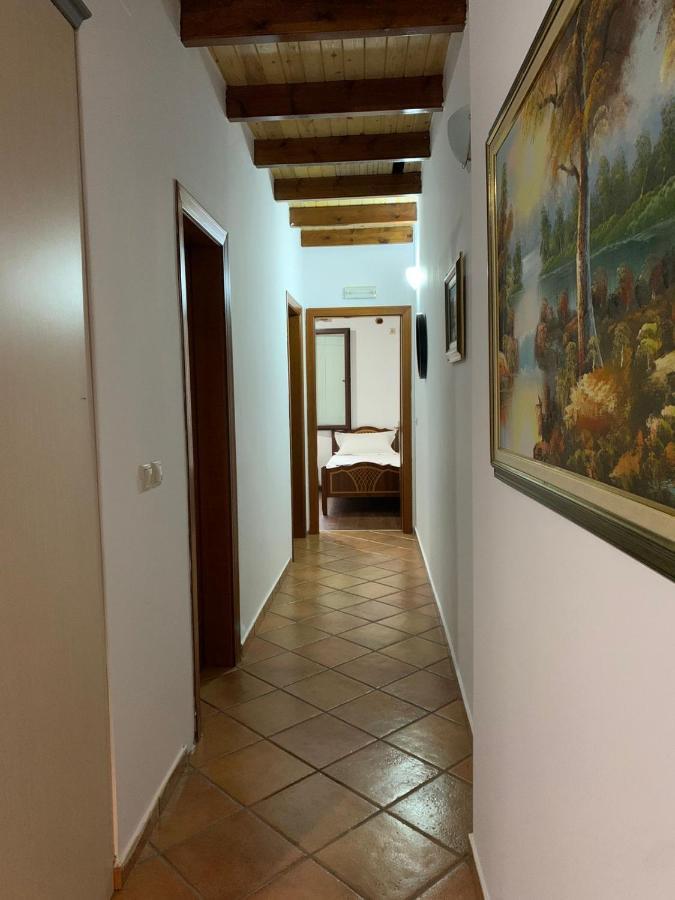 Nomad House-Entire House At Your Disposal,4 Guests Берат Екстер'єр фото