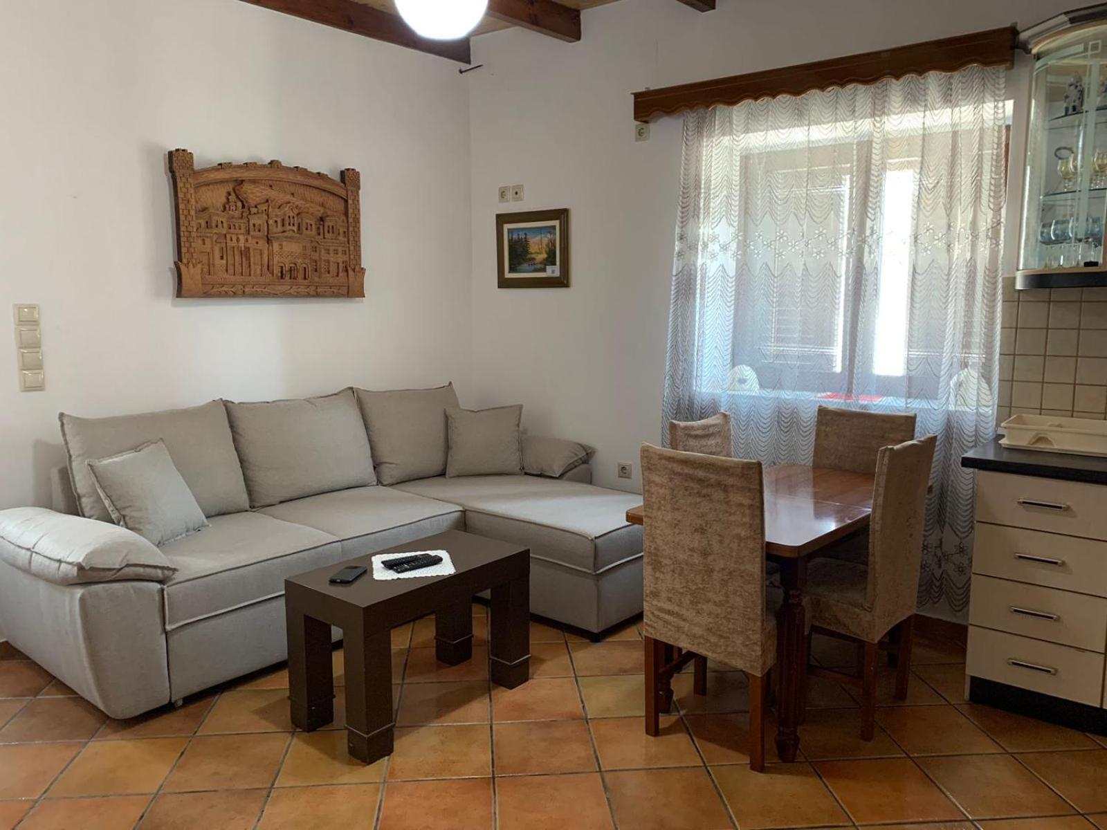 Nomad House-Entire House At Your Disposal,4 Guests Берат Екстер'єр фото
